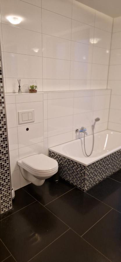 Homey Apartments Harbor Suite - Parking Two Bathrooms Netflix Sea View Μπρέμερχαφεν Εξωτερικό φωτογραφία